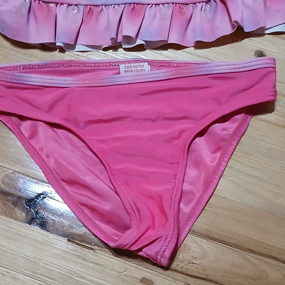 Girls bundle of 2 swimsuits 4T - Picture 2 of 9